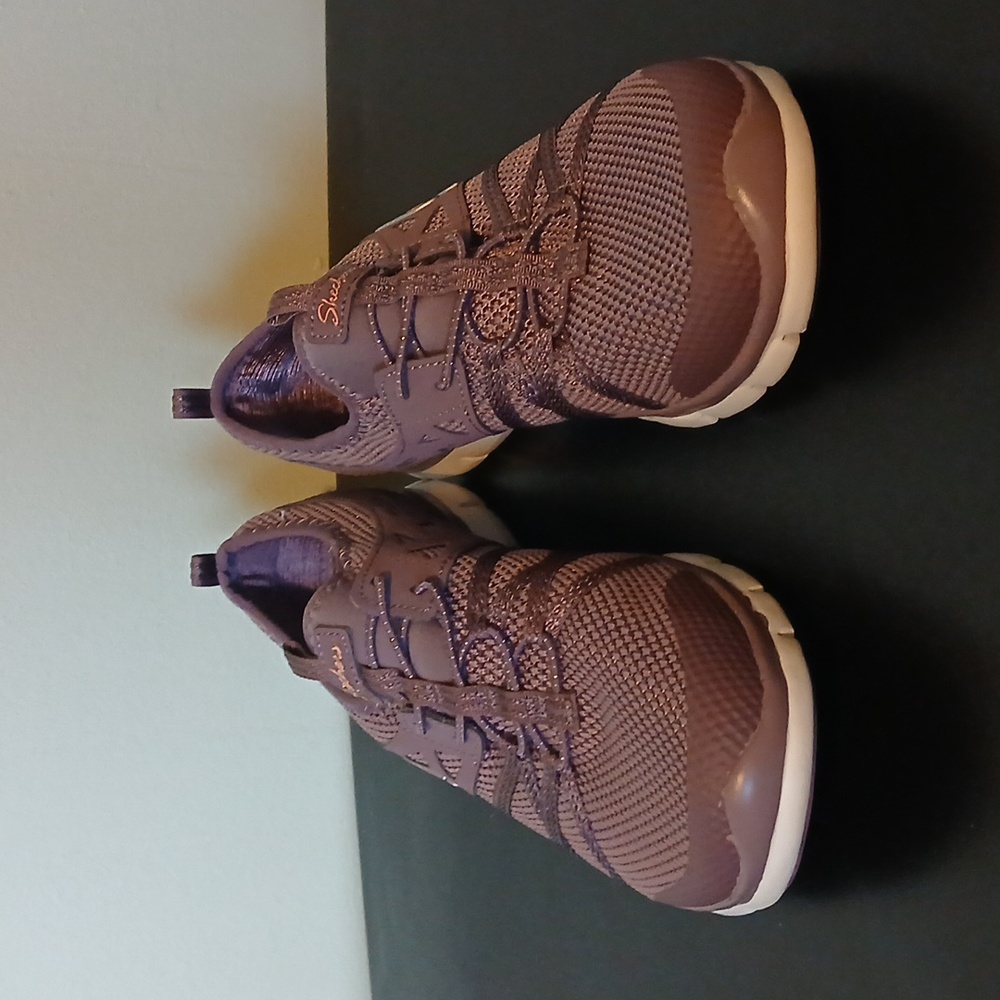NWOT Skechers  Knit Sneakers Size 8